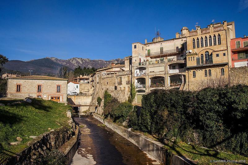 Hotel La Fonda Dels Pirineus Maçanet de Cabrenys Eksteriør billede